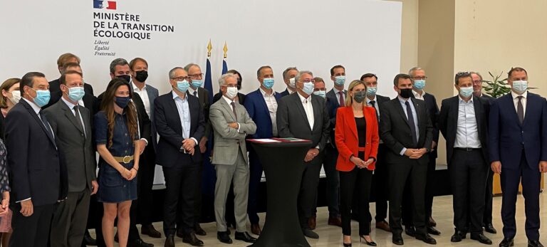 Siganture de la Charte des Engagements Réciproques